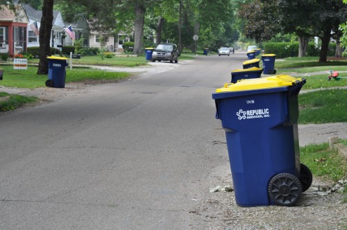 Curbside Recycling Pilot in Keystone-Monon neighborhood (image credit: Curt Ailes)