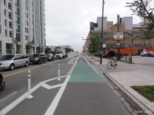 Painted lane indicators on Kinzie Ave (image credit: Steven Vance)