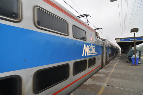 Metra Commuter Train (image credit: Curt Ailes)